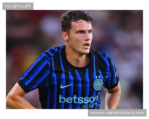 帕瓦尔闪耀马赛后防线：前国米球员的助攻与解围