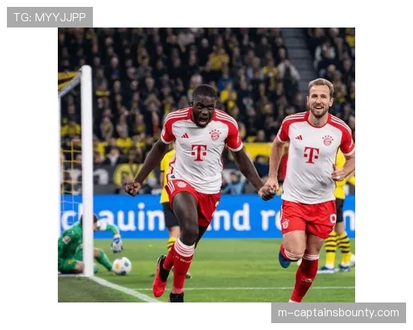 拜仁发布对阵多特赛前海报，聚焦两队高位压迫数据对比