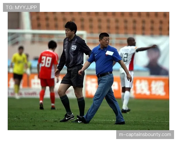 法甲裁判尺度争议频发，中小球队生存空间受挤压